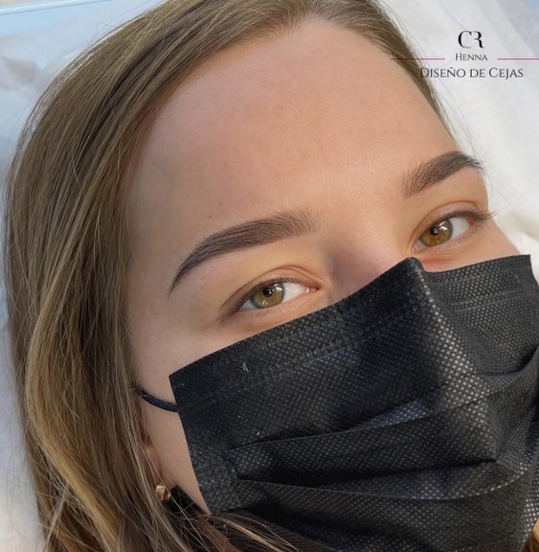 Diseño de Cejas Henna y aplicación Henna